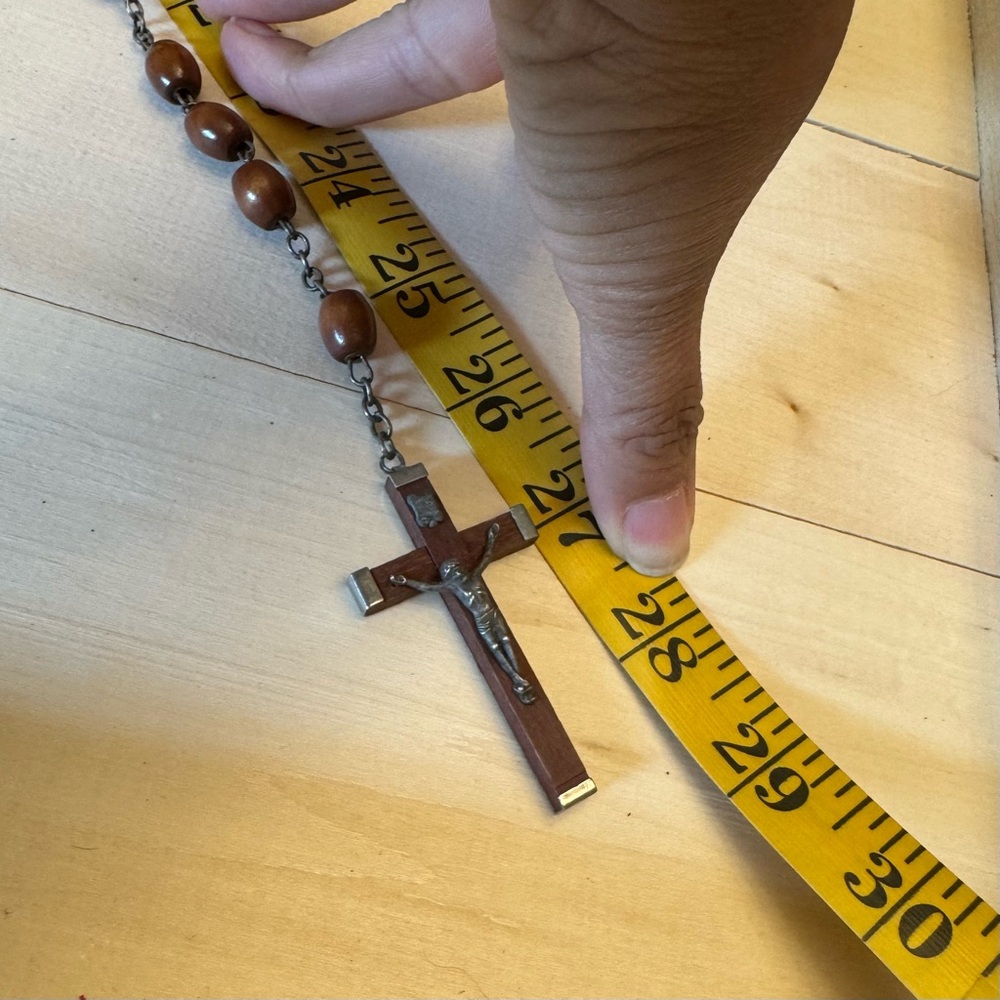 Long 28.5” Vintage Rosary Wooden Beads Silver Tone Marked Italy - Picture 11 of 12